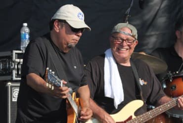 Los Lobos